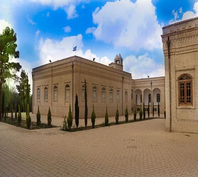 Музеят Маркар — разказва живота и историята на зороастрийците.